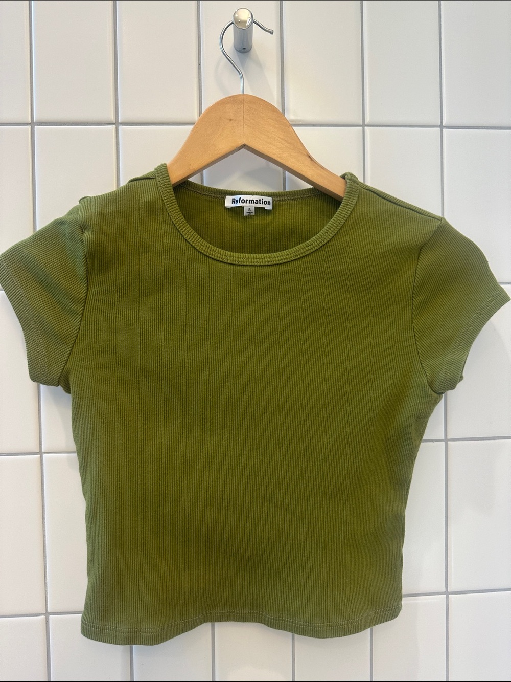Reformation Olive Green Ribbed Short Sleeve crop, size S, VGUC